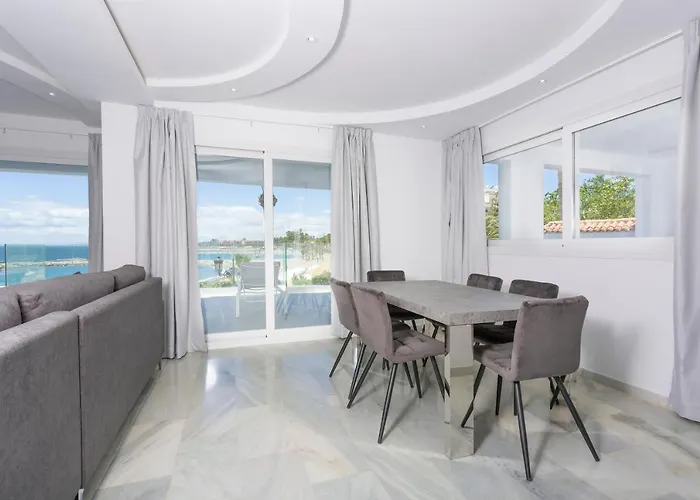 B51 Executive Flats 4* ماربيا