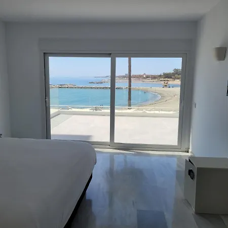 B51 Executive Flats Lägenhetshotell 4*