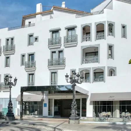 B51 Executive Flats Aparthotel