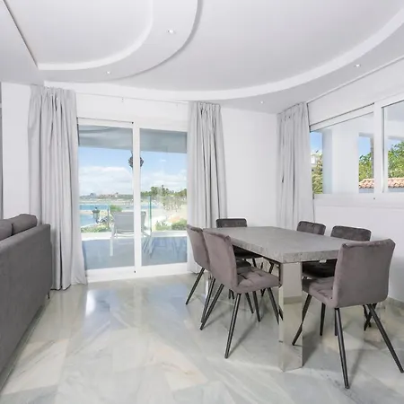 B51 Executive Flats * Marbella