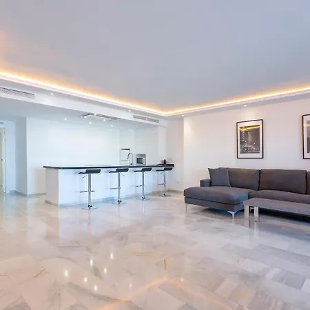 B51 Executive Flats 4* Μαρμπέλλα