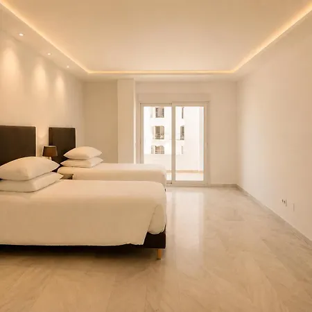 B51 Executive Flats Aparthotel