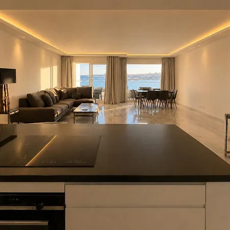 B51 Executive Flats Aparthotel