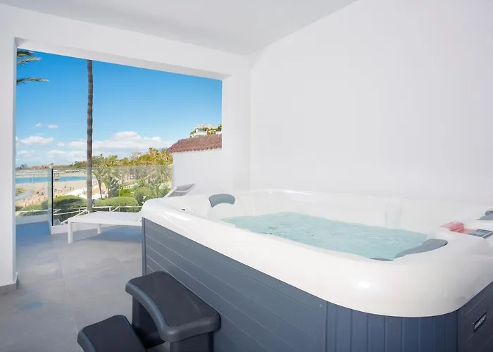 B51 Executive Flats Aparthotel 4*