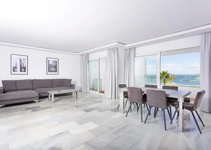 B51 Executive Flats ماربيا
