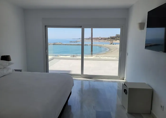 B51 Executive Flats Apart Otel 4*